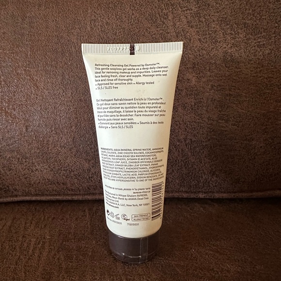 Ahava Refreshing Cleaning Gel - Picture 2 of 2